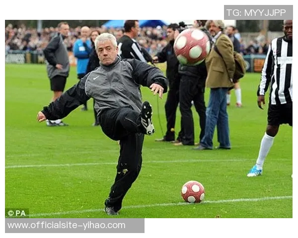 世界元老队与明星队巅峰对决精彩瞬间回顾与赛后分析